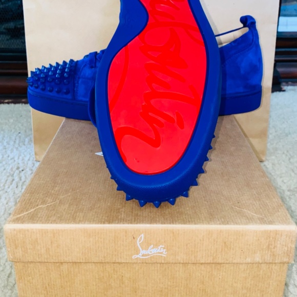 Christian Louboutin - Picture 4 of 4